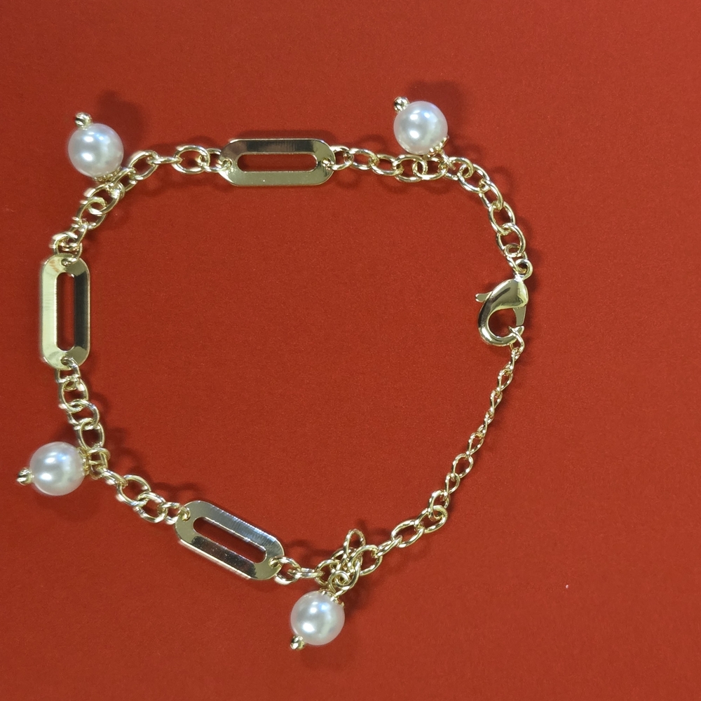 18k Gold Plated and Faux Pearl Charm Bracelet - Picture 5 of 5
